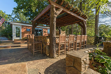 Outdoor bar for outdoor kitchen designs in Wisconsin