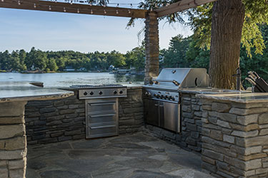 Wisconsin large backyard grill in U shaped large kitchen